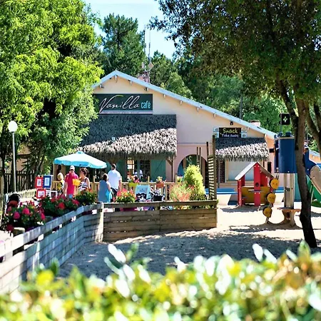 Mobil-homes Proche De L'océan 4*