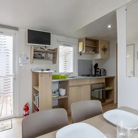 Mobil-homes Proche De L'océan