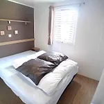 Mobil-homes Proche De L'océan 4*