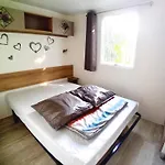 Mobil-homes Proche De L'océan Campeggio 4*