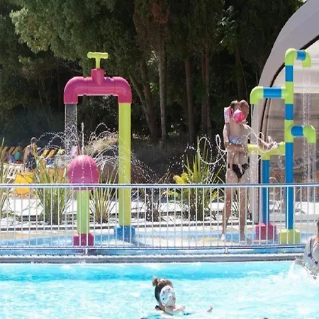 Mobil-homes Proche De L'ocean 4*